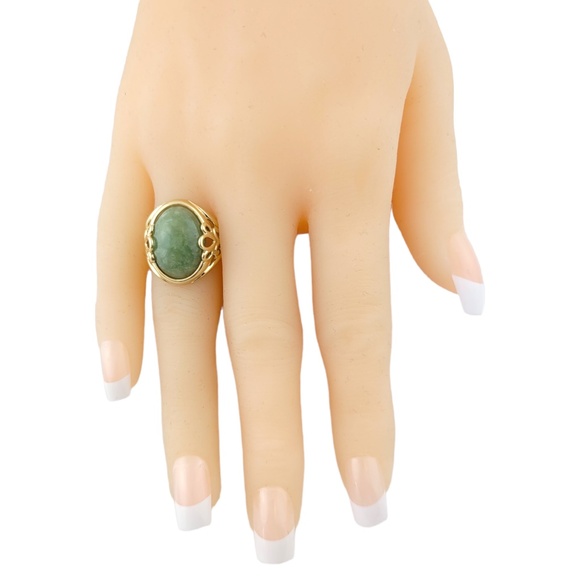Vintage 14K Yellow Gold Jade Ring Size 6.75 #13497 - Picture 6 of 7